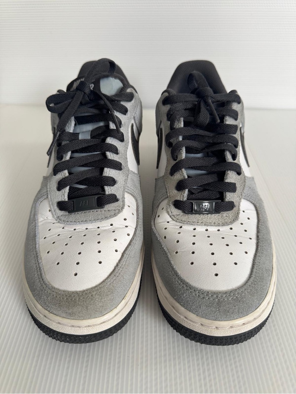 Nike Low-Top Sneakers in White, Gray and Black